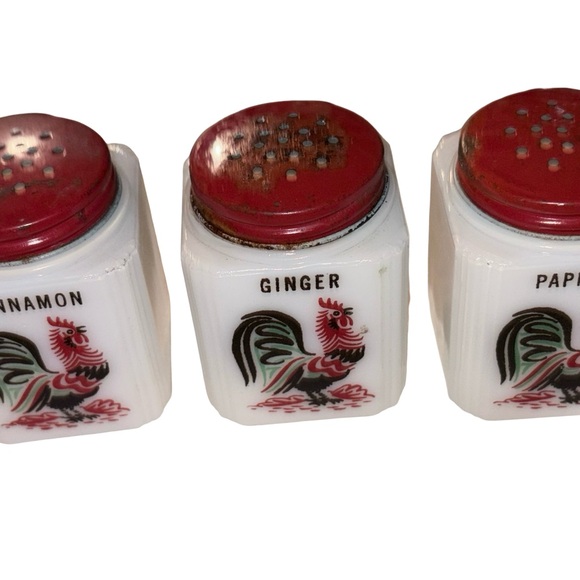 Vintage Tipp City Rooster Milk Glass Spice Jars Shakers Red Screw Top Lids - Picture 9 of 12